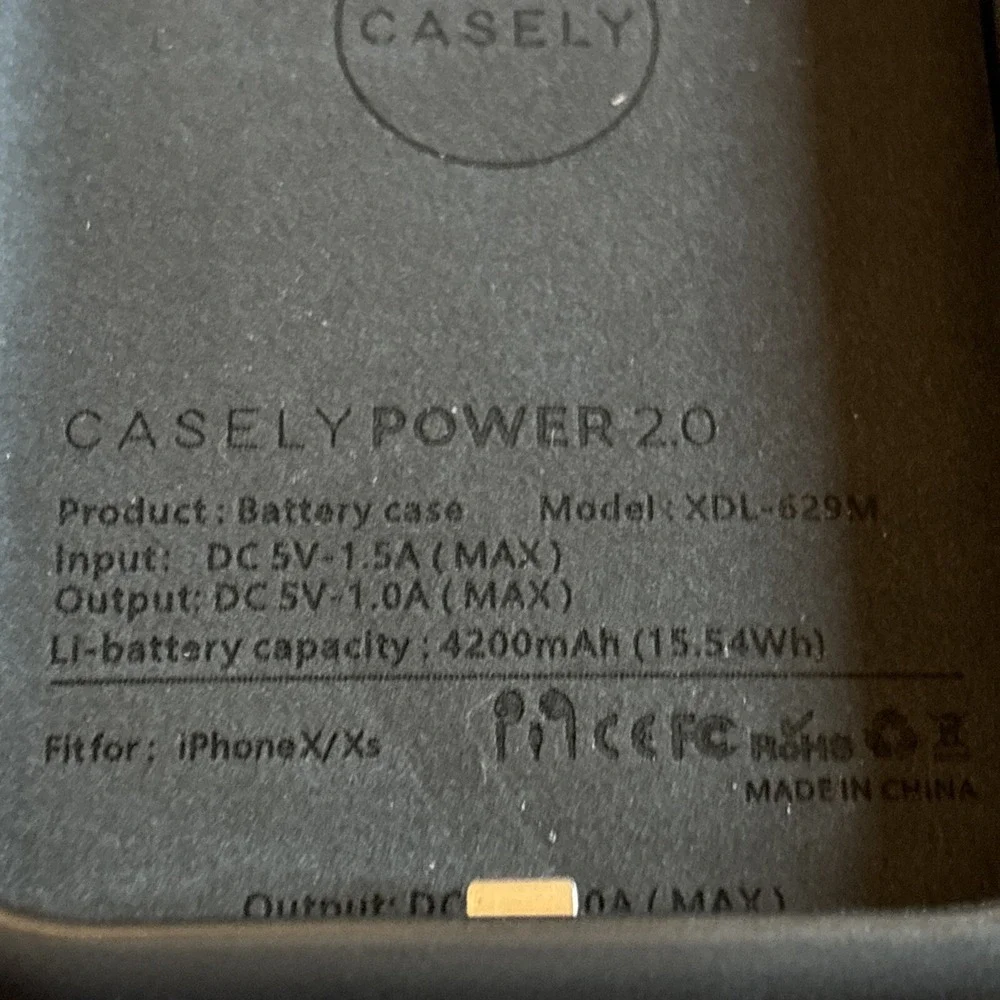 Casely‎ Power 2.0 Charging Case for Iphone X/XS Black With Daisies